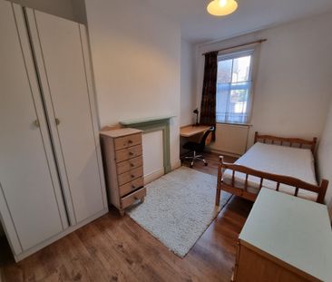 6 Bed Student Accommodation - Photo 4