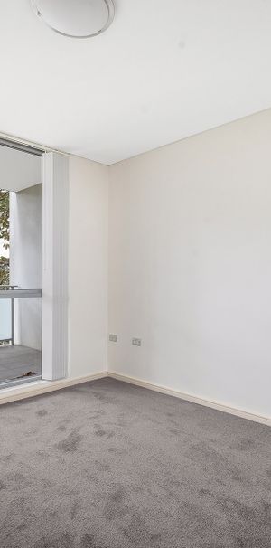 1 bedroom apartment - 25% below market rent - Photo 1