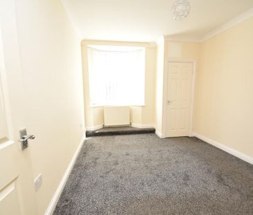 3 bedroom ground floor maisonette to rent - Photo 2