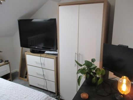 Ulsterdale Street, Double Room In Shared House, Belfast, BT5 5BT - Photo 4