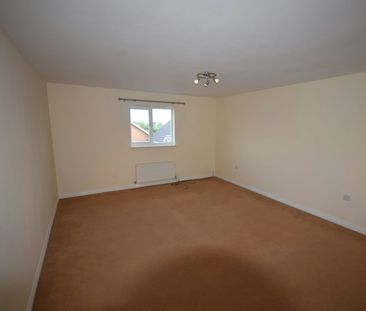 Town house to rent on - Photo 1