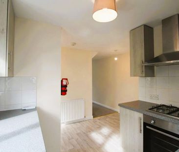 3 bedroom end of terrace house to rent - Photo 5