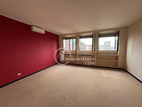 Via Giuseppe Marcora, Milano, Lombardy 20121 - Photo 1