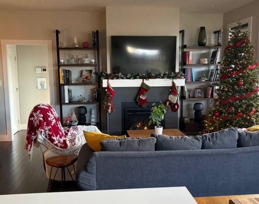 Executive 4 bedroom 3 bathroom home in Bedford - Photo 1