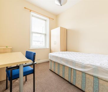 5 bed terraced house to rent in Chillingham Road, Heaton, NE6 - Photo 5