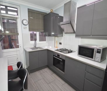 2 Bed Flat, Rutland Road, E7 - Photo 3