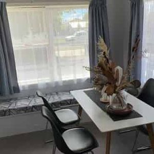 Family home, Great location - Photo 2