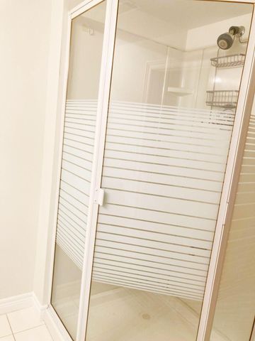 For Lease - 76 Glenwood Avenue, London East, Ontario - Photo 3