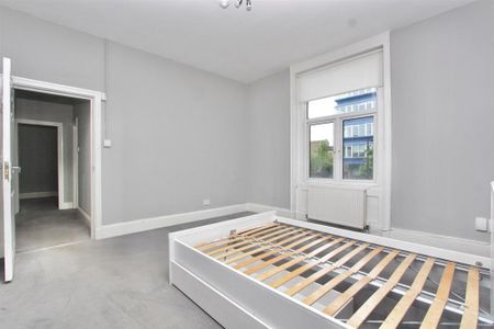 3 bedroom flat to rent - Photo 3