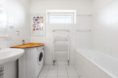 Pronájem světlého bytu, 1kk s balkónem, Vřesová, Praha 8 - Fotografie 4