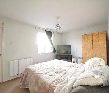 2 bedroom end of terrace house to rent - Photo 4