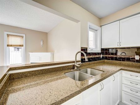 For Lease - 833 Scollard Court Unit# 57, Mississauga, Ontario - Photo 5