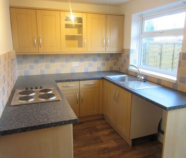 Dale Close, Fforestfach, Swansea SA5 4NX - Photo 2