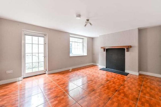 Camden Street, Camden, NW1 - Photo 1