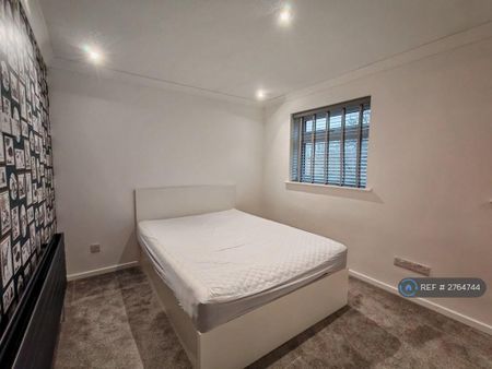 1 bedroom semi-detached house to rent - Photo 2