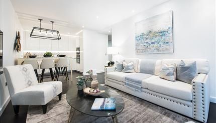 Thornes House, Charles Clowes Walk, Nine Elms, London SW11 - Photo 2