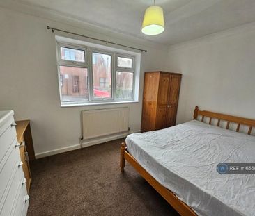 4 bedroom detached house to rent - Photo 1