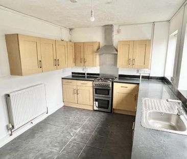 3 bedroom end of terrace house to rent - Photo 6