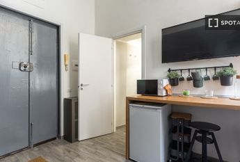 milan, Lombardy 20136