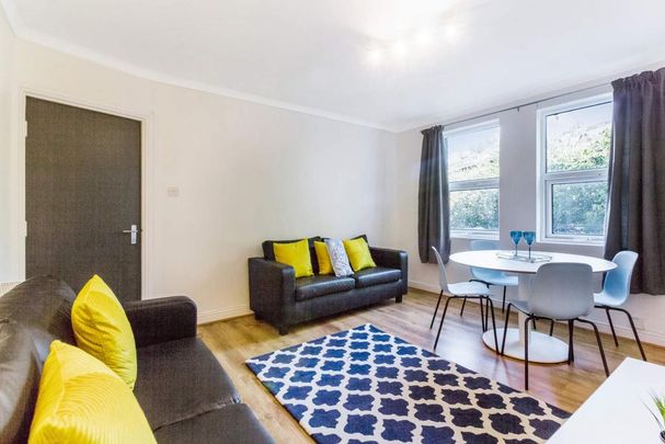 5 bedroom flat to rent - Photo 1