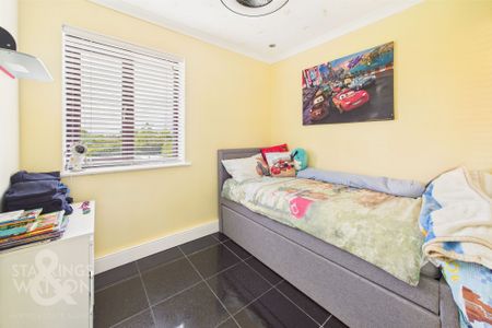 Oak Crescent, Eye - Photo 5