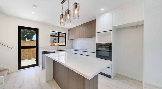 Manurewa, 3 bedrooms - Photo 1