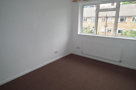 2 bedroom maisonette to rent - Photo 3