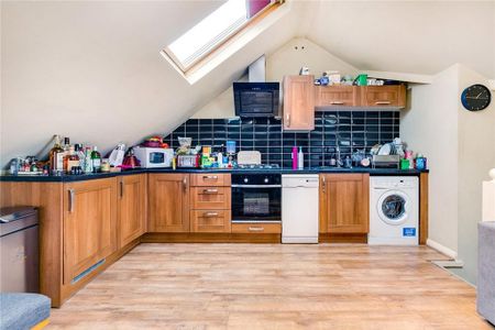 1 bedroom flat to rent - Photo 2