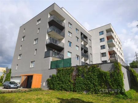 Světlý byt 1+kk s předzahrádkou a parkingem, Praha 9 Vysočany - Photo 3