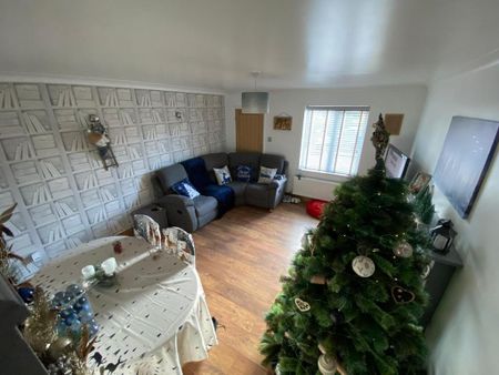 2 bedroom link detached house to rent - Photo 2