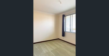 LOW MAINTENANCE & EXTRA SPACIOUS - Photo 5