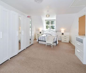 4 bedroom semi-detached house to rent - Photo 6