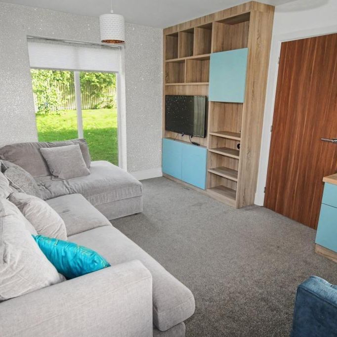 4 bedroom detached house to rent - Photo 1