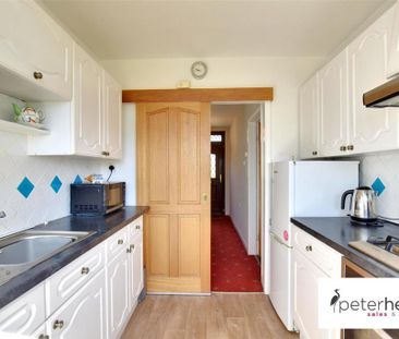 3 bedroom end of terrace house to rent - Photo 1