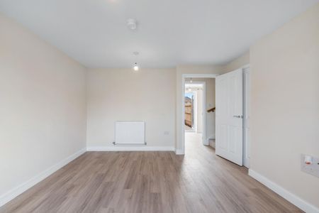 3 bedroom semi-detached house to rent - Photo 2