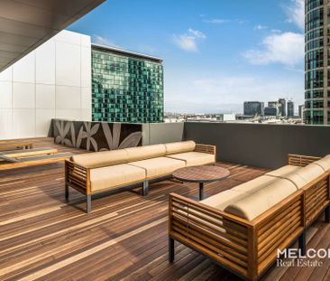 FURNISHED ONE BEDROOM IN PRIME LOCATION - Photo 1