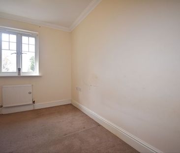 Reading Road, Basingstoke - Photo 5
