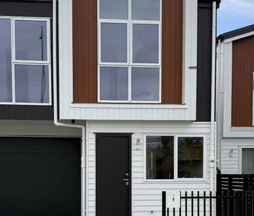 Modern Living in Rosehill – Brand New 4 Bed, 2.5 Bath - Photo 4