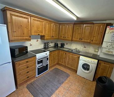 Room 3, 2 Haywood Ave, Belfast, BT7 3EU - Photo 6