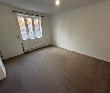 3 bedroom terraced house to rent - Photo 4