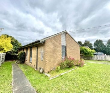 9 Manuka Street Churchill VIC - Photo 4