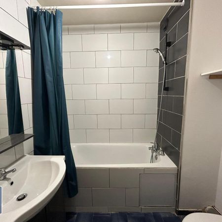 Location Appartement 2 pièces 48m² ST ETIENNE 42000 - Photo 4