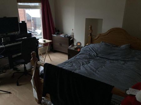 8 Surrey Street, Belfast, BT9 7FS - Photo 5