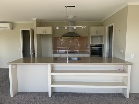 Charming Three Bedroom Home in Prime Location - Photo 5