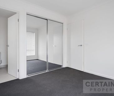 Modern Sleek 1 Bedroom space - Photo 4