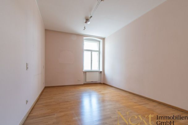 Wohnen mit Charakter – Hochwertig Altbauwohnung mit Balkon und Lift im Herzen Wels! - Photo 1