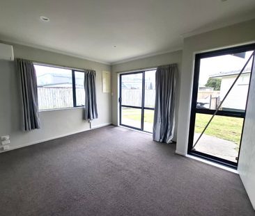 1/39 Rewarewa Road, Te Atatu Peninsula - Photo 4