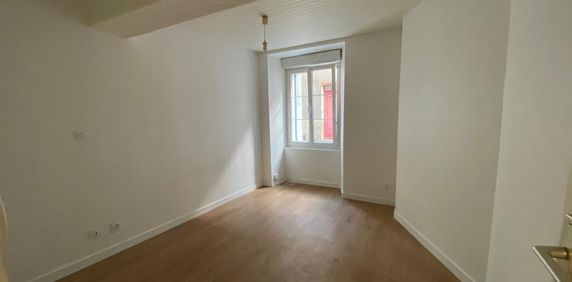 Location Appartement 2 pièces 55m² CHATEAUBRIANT 44110 - Photo 2