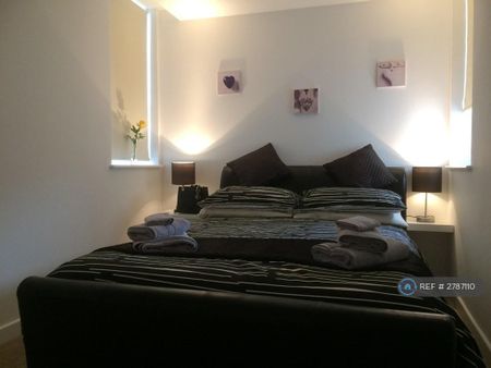 2 bedroom flat to rent - Photo 3