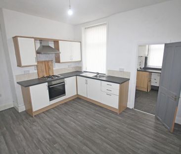 2 bedroom terraced house to rent - Photo 4